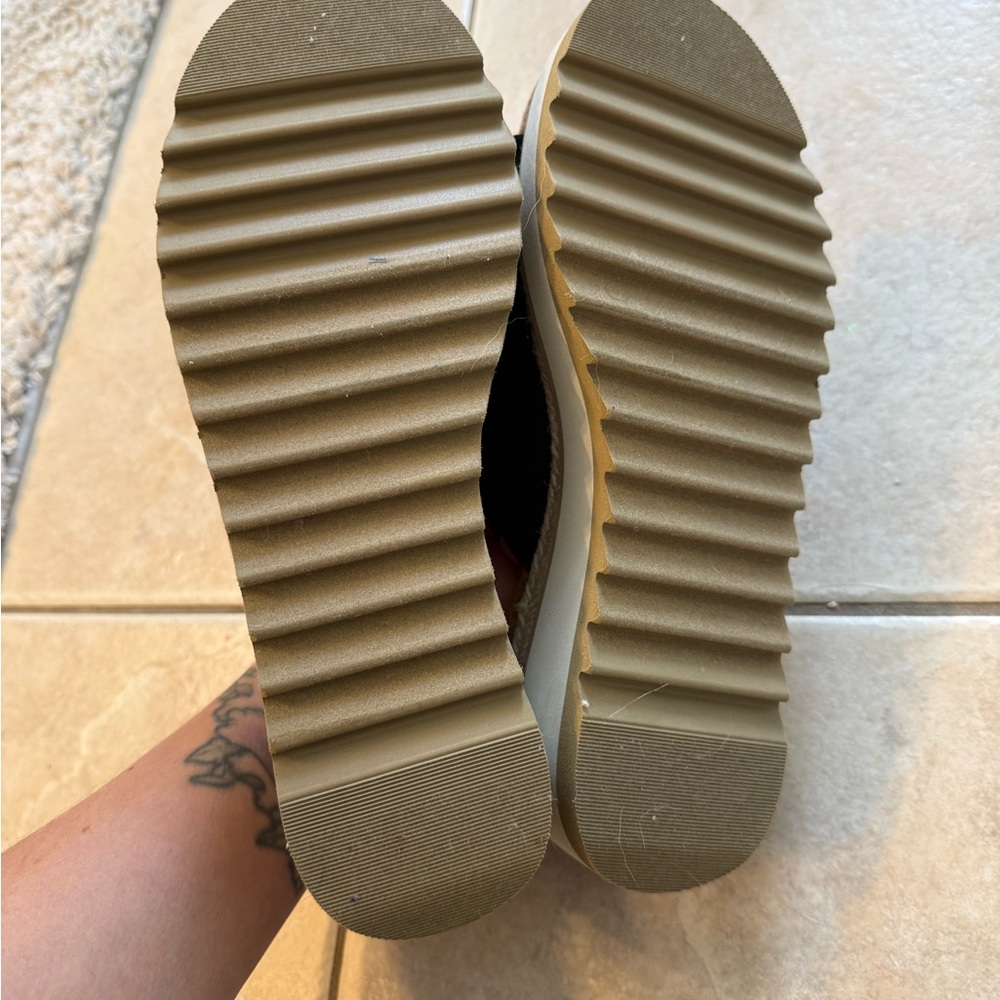 Toms Adria wedge platform sandal black canvas NWT - Picture 12 of 12